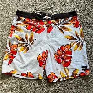 Hurley Mens Phantom Classic 18” Boardshorts - Barely Bone